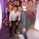 Marta Díaz Instagram - Sin palabras! Ayer fue uno de los días más increíbles de mi vida! Gracias a todas las personas que vinieron, os admiro, y os quiero, habéis hecho que mi 22 cumpleaños quede para mi recuerdo siempre! 🥹🫶🏼 Gracias @partytipieventos por la organización y la decoración tan espectacular, por hacerlo posible, y por hacer que todo saliera de 10, no esperaba menos porque sois un equipo increíble ❤️🙏🏽 También quería hacer especial agradecimiento a @gala_violin por amenizar todo el cocktail tocando TEMAZOS con el violín, fue tan bonito. A @marco.pernas @lachisteraproducciones no os imagináis os trucos de magia tan espectaculares que hacía. Por su puesto también al Robot Led, la verdad fue una locura. Nos dejó sin palabras @fran_todoluminosos @todoluminosos @limuxplussperformance El puntazo que fue que viniera @mamaeselultimo_tattoo tenía hasta cola 😂 brutal como tatuaba, súper finito 😍 Y por último a @keumo_es _es bolitas comestibles de humo. INCREÍBLES! Ya os subiré vídeos para que veáis todo todo bien! 🫶🏼 Mil gracias por las felicitaciones y por estar otro año más a mi lado! Os quiero ❤️