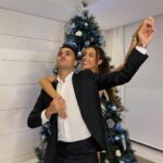 Marta Díaz Instagram - Empezar contigo el año, no tiene precio, nuestras caras lo dicen todo, después de 3 años tomándonos las uvas (yo aceitunas) por FaceTime, pasar nuestras primeras navidades juntos en Madrid ha sido maravilloso. Feliz 2023 a todos os queremos ❤️