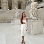 Marta Díaz Instagram - ✨ MUSEO DEL LOUVRE ✨ sigo asimilando lo que pasó ayer, estuvimos grabando a puerta cerrada en el museo, para la campaña de la nueva colección de Lancome x The Louvre 🥹 Gracias @lancomeofficial por confiar en mi un año más, como embajadora de la marca, orgullosa de ser parte de esta gran familia 🫶🏼