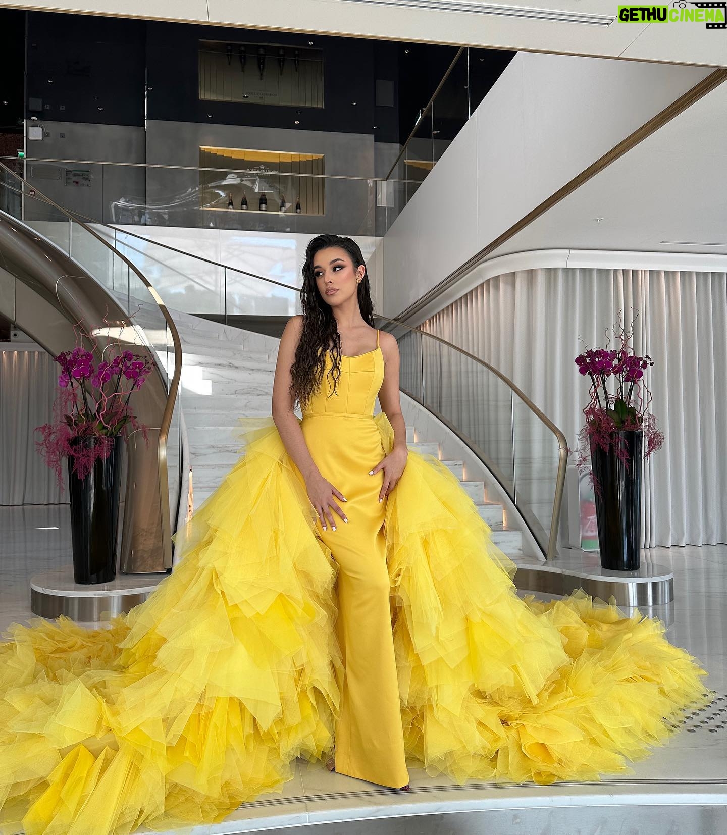 Marta Díaz Instagram - FESTIVAL DE CINE DE CANNES 2023💛💛 Un honor haber llevado este vestido de @lorenzocaprile hecho especialmente para esta ocasión, ha sido un proceso tan especial 🫶🏼✨ gracias a todo el equipo por haberlo hecho posible @tallercaprile Hair: @pablmaciasr @ghdspain MakeupLook: @lancomeofficial @miguelbling @beautyexpertlancome Style: @davidrivas___ Gracias de corazón @meta @creators @instagram por otro año más con vosotros 🫶🏼✨ @Universal_Spain #AsteroidCity #cannes2023