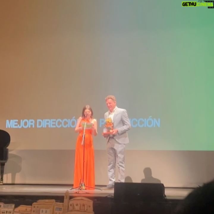 Marta Hazas Instagram - Este fin de semana nos hemos ido a Cuenca y nos ha cundido. 4 premios para #amigoshastalamuerte #pelicula 🏅🏅🏅🏅 - Mejor actor @veigajavier - Mejor dirección @veigajavier -Mejor producción @javi_lopa @mediolimonproducciones -Mejor Canción Original @xoellopezoficial Gracias @festivalcinecomediacuenca 2024 . look @sandroparis @ehmoda Joyas @thomassabo botas @chiaraferragnibrand broche @marianabarturencouture peluquería @saloncheska Make up yo para @lancomeofficial @beautyexpertlancome eso sí. (@robertosiguero estarías orgulloso de mí🤗) camisa @pomandere