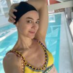 Marta Hazas Instagram - Una semanita muy interesante… charlas con mujeres que me gusta escuchar, en el cine Capitol @mujer.es_ Nuestra película AMIGOS HASTA LA MUERTE nos sigue dando alegrías. Presentación de las Nuevas Aventuras de Esther, por fin, el FINAL de estos maravillosos cómics, y he tenido la suerte de hacer el prólogo. Gracias @en_principio_ya_veremos 😊 Y a seguir tirándome a la piscina 💪🏻 . @20min @fornielessonia @nuriarocagranell @boticariagarcia @lydiavalentin @labienquerida @mediolimonproducciones #amigoshastalamuerte @estherysumundooficial @dolmeneditorial @saloncheska