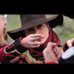 Marta Hazas Instagram – Ayer celebramos los 25 años de @diagonaltelevisio La productora que me dio la oportunidad de ser BANDOLERA durante 2 años y más de 500 capítulos 
La foto 3 y 4 son el fiel reflejo de trabajar con ellos. Son buen rollo, risas, casa, mi primer protagonista y con ganas de volver a coincidir por los caminos, a la carrera🎶🎶🎶
Sara Reeves siempre será de mis personajes favoritos. Hicimos una pedazo serie diaria que bien vale un prime time la podéis ver en @atresplayer 
.
look
 @the2ndskinco 
#makeup @robertosiguero para @lancomeofficial @beautyexpertlancome 
#25añoscontandohistorias @jaume_banacolocha #joannoguera