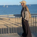 Marta Hazas Instagram – Ha vuelto el frío pero el calorSito sigue por dentro
.
#Madrid-bcn
👯♀️ @nazacolomina