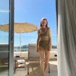 Marta Hazas Instagram - Un poquito de estos días. Aunque sea Febrero… Aunque no lo parezca, estoy trabajando. 🎥 . Gracias por la hospitalidad @meliahtlresorts @paradisusbymelia_esp #paradisussalinaslanzarote