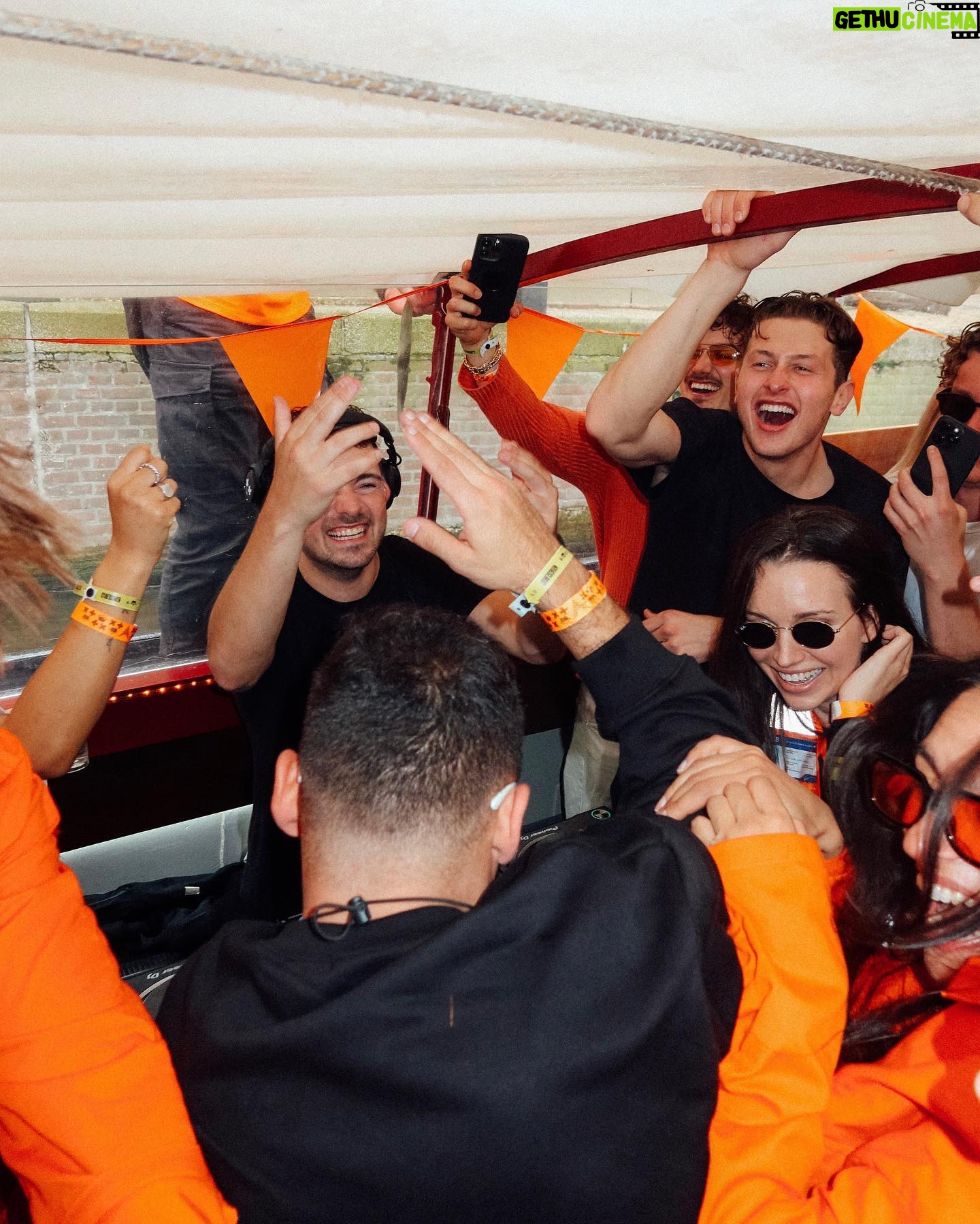Martin Garrix Instagram - kingsdaayyyyyy ๐งก๐ณ๐ฑ