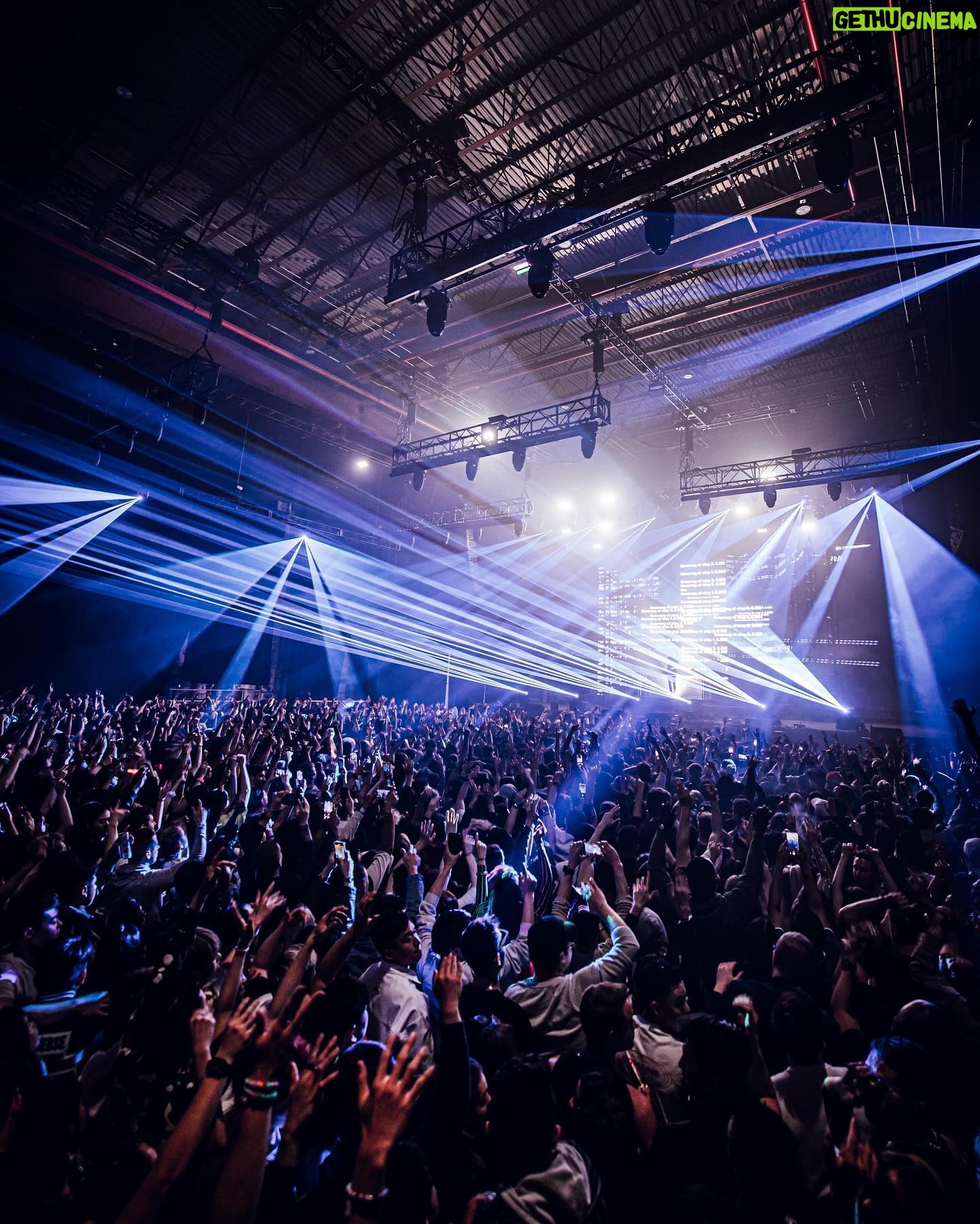 Martin Garrix Instagram - Night 2 in New York... so much joy and energy in the air thank you thank you thank you!! miss you guys already and can’t wait to come back ❤️❤️