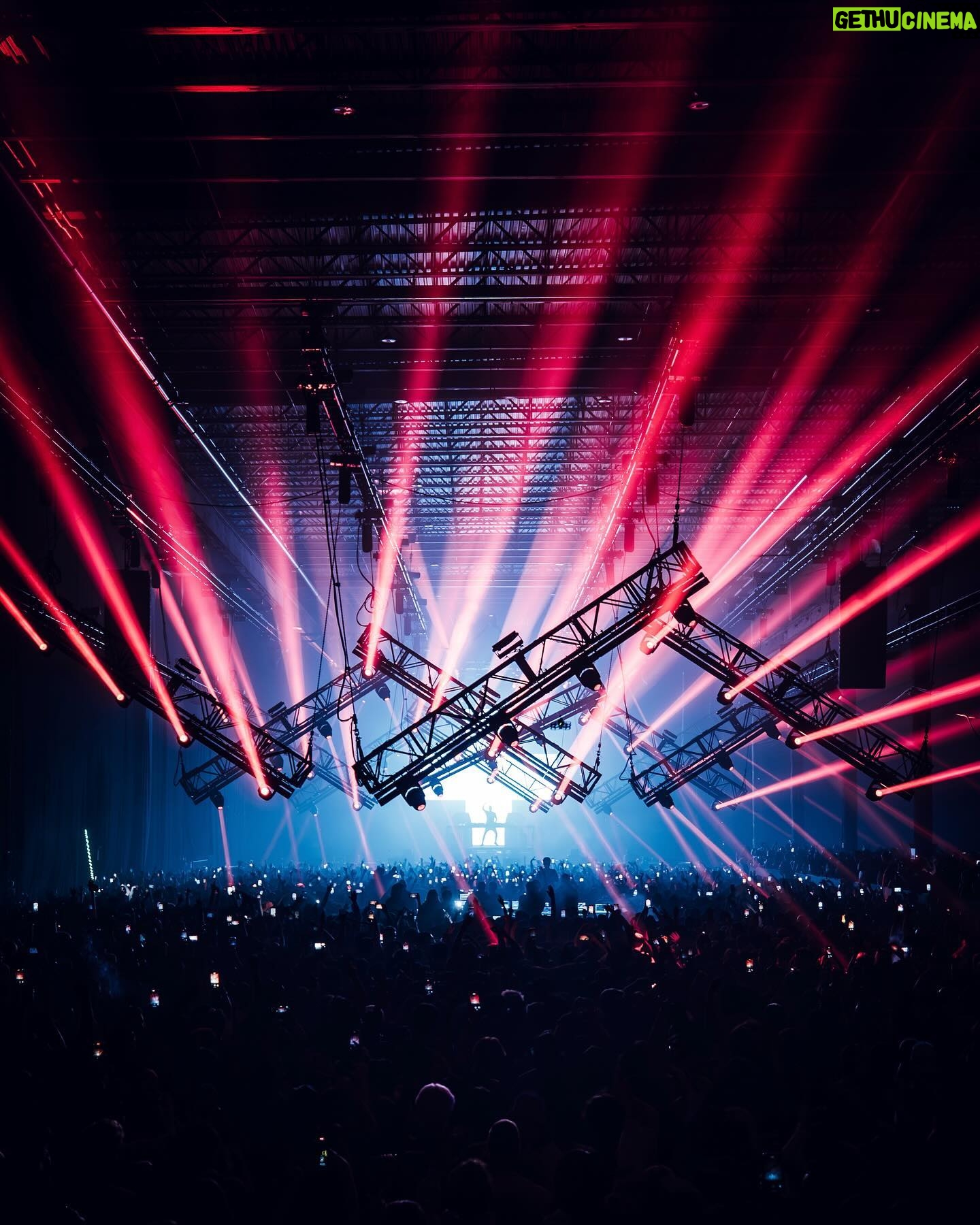 Martin Garrix Instagram - Night 2 in New York... so much joy and energy in the air thank you thank you thank you!! miss you guys already and can’t wait to come back ❤️❤️