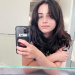 Mary Mouser Instagram - clearly I was: 1) feelin myself with the new haircut. and 2) not able to take myself seriously enough for dramatic pics. as always 🙄