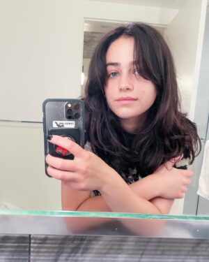 Mary Mouser Instagram - clearly I was: 1) feelin myself with the new haircut. and 2) not able to take myself seriously enough for dramatic pics. as always 🙄
