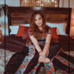 Mary Mouser Instagram - ~*aesthetically*~ these looks each give me a different vibe: (1.) Samantha, she’s somewhere in the middle of the teams - trying to figure out where her heart belongs (2.) Cobra Kai (3.) Miyagi-Do. which one is your ~*aesthetic*~? {from @saturnemagazine last year}