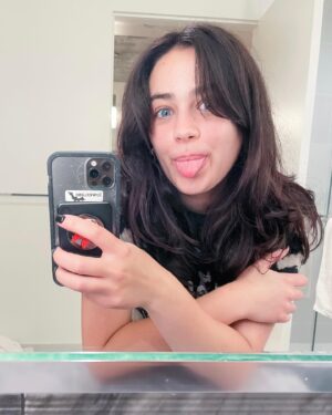 Mary Mouser Instagram - clearly I was: 1) feelin myself with the new haircut. and 2) not able to take myself seriously enough for dramatic pics. as always 🙄