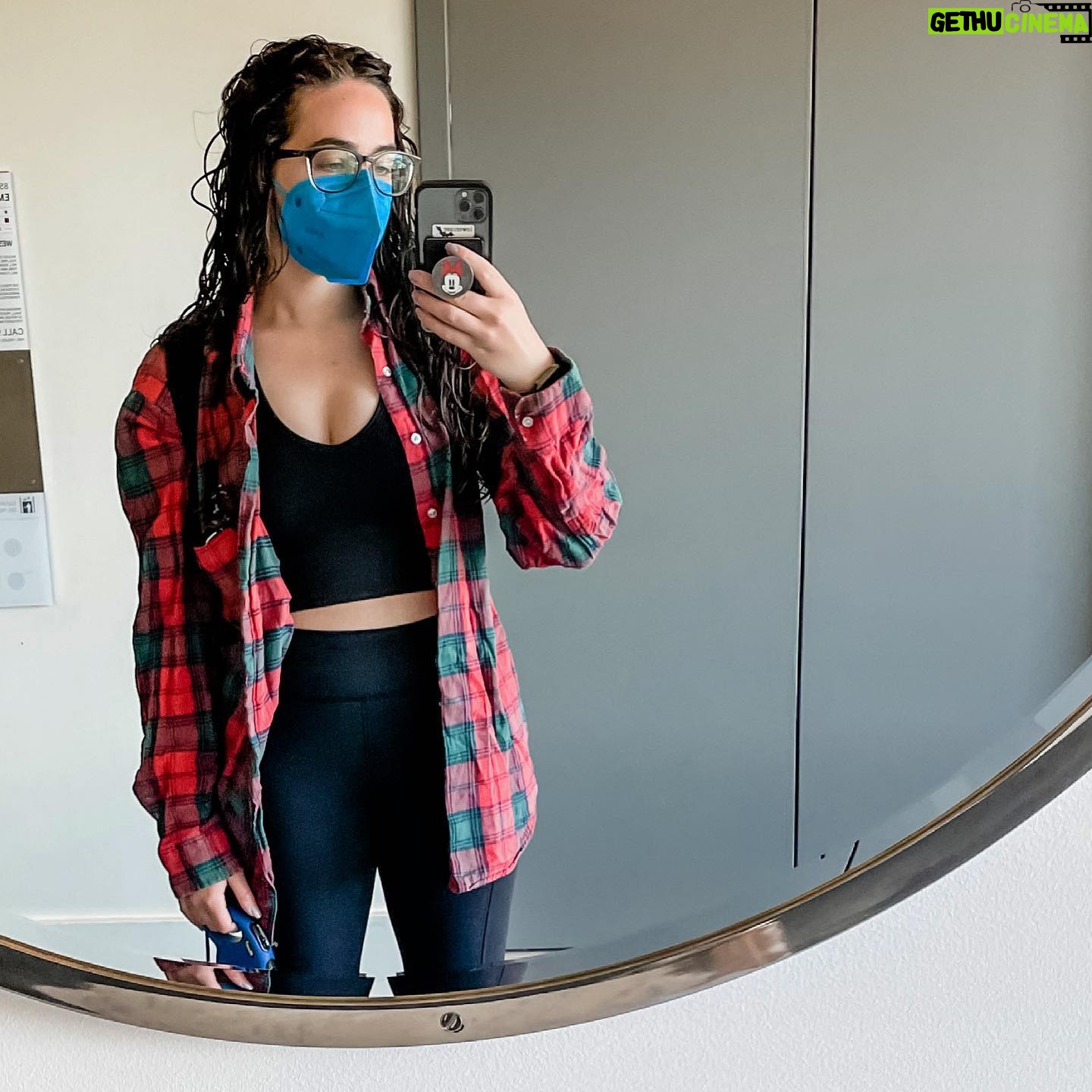 Mary Mouser Instagram - myspace-era mirror pics or it didn’t happen. {aka a lil life update on me since I’m terrible at keeping up with taking pics throughout my daily life}