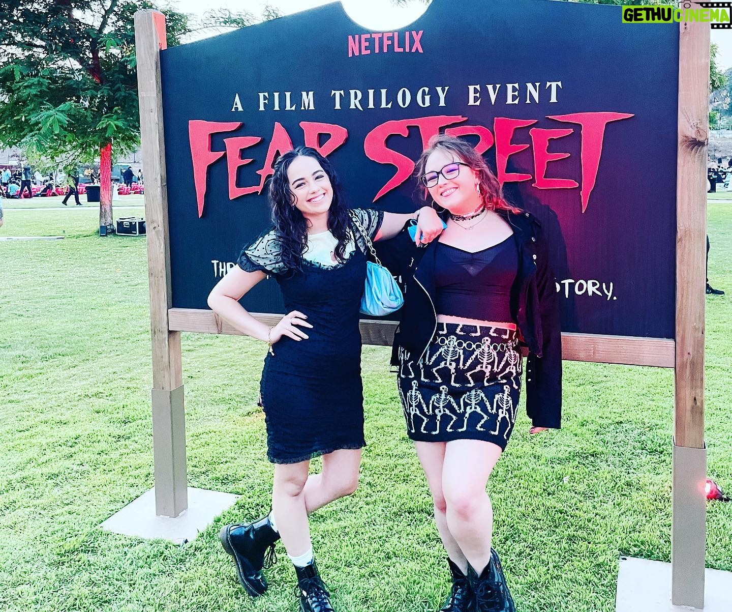 Mary Mouser Instagram - we ain’t afraid of no ghosts. #fearstreet part three was a blast - and we definitely got in on the scares this time around 😈 ps. my partner for fighting off crazy possessed killers? my baby sis @ashleymousermusic for sure.
