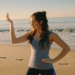 Mary Mouser Instagram - GO GO GO! Binge watch @cobrakaiseries on @NETFLIX nowwwwww!!! And then comment to tell me what your favorite fight sequence is from Seasons 1 & 2!