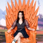 Mary Mouser Instagram - eh, bend the knee, doc. 🥕 #spacejamanewlegacy premiere yesterday was epic - @ashleymousermusic and I killed it at the character matching game… not so much at the pop-a-shot basketball game 😅 but had a 🏀 getting to blast off into the WB Server-verse & deff felt a little looney after all that fun 😜