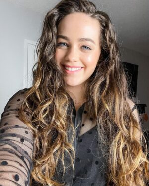 Mary Mouser Instagram - something about this fit really made me go 😋😜🤪

this is another tb, bc I feel like i didn’t get to show off this look enough. I’m obsessed with the ⚫️ and the earrings (can you spot the shape 🧐?)

also, do you still have your holiday decorations up? I finally took mine down but the pumpkins and bats were hard to let go of 😭

hair: @michaelduenas 
make up: @courthart1 
styling: @mrmontyjackson 
top: @lagencefashion 
jeans: @jbrandjeans 
earrings: @annasheffield