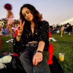 Mary Mouser Instagram - 1978, you say? ✌️✌️✌️ had so much fun last night! thanks @netflix for a night of checking over my shoulder for an axe-wielding slasher 😜 #fearstreet & thanks to my bestie @gabrielletomm for always keeping me on my toes and ready to throw down 😈 …and for letting me borrow her @royal.coven shirt from the ACOTAR collection when I missed the drop 🥺
