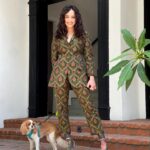 Mary Mouser Instagram - ❤️‍🔥🌹❤️‍🔥 stylist: @laura_sophie_cox hair: @michaelduenas make up: @courthart1 thanks for making me feel like an absolute rockstar 💚 suit: @gucci shoes: @gucci tights: @richardquinn jewels: @thisisstateproperty & @cathywaterman
