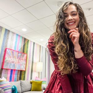Mary Mouser Instagram - so this my favorite ‘green’ room ever - lots of pink, not much green, and the vibes were EXQUISITE! 

if you guys haven’t see them already, check out the clips from this super awesome experience on YT! (I was fan-girling the entire time) thanks so much @kellyclarksonshow for having me - will forever adore and happy-scream about this day.

(ps. not me JUST NOW remembering I never showed you guys these pics from the KCS green room before the show 🙃)

pps. @laurdiy - I didn’t get to keep these jeans so I’d love to get another tutorial from you on making them some day... now just to figure out how to pull the look off 😂

ppps. in case you were wondering: no, I didn’t actually steal the golden 🍌, but I did look up where to get my own. I’m banana-obsessed, iykyk.