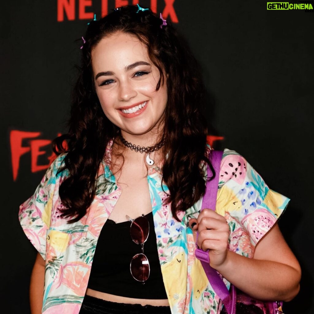 Mary Mouser Instagram - if my giant grin in every pic wasn’t enough to convince you: I had so much fun last night. 90s theme night & a scary movie chill? yes yes yes 😍 ps. no mary’s or @selkiehom’s were harmed in the making of these photos 👻 butterfly clips and knife/baseball bat fights are just how we show our love for one another 💖