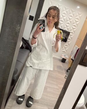 Mary Mouser Instagram - SEASON 4 OF COBRA KAI IS STREAMING NOW ON NETFLIX ❤️‍🔥

okay now that I have your attention… here are a few bts pics from S4 of some magical moments and some wonderful people that I feel so grateful to know and spend my days with. Bringing the world of Cobra Kai to life truly feels like a dream every day and I have you to thank for making that dream a reality. 👊💖

More BTS to come - but I don’t want to spoil anything just yet. GO GET WATCHING SO I CAN SHARE THIS FUN STUFF! (ps. have I mentioned you should never ask @tannerbuchananofficial or @xolo_mariduena to hold your phone for you during a take? 🙄)