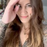 Mary Synatsaki Instagram – Βγες και πάρε μόνο το κινητό σου μαζί, την καλή σου διάθεση και τα κλειδιά σου! Χρήματα έχεις στο κινητό με την νέα υπηρεσία @viber Pay!!! #partner #superapp #nightouttfit
