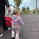 Mary Synatsaki Instagram - Εγώ που σκεφτόμουν ότι θα ήταν πολύ σικάτο να ντύνω με εκρού και μονόχρωμα το παιδί μου… εν τω μεταξύ η γκαρνταρόμπα της Ολιβιας 🌈