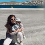 Mary Synatsaki Instagram - 10 στιγμές. 3 ημέρες στο νησί. 1 η Άνοιξη. • και του χρόνου μακάρι! 🐞