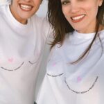 Mary Synatsaki Instagram - Να σε αγαπάς. Και να σε προσέχεις! 🤍 Το @projectsoma self care t-shirt μας είναι ένα ξεχωριστό t-shirt απο οργανικό βαμβάκι για να μας υπενθυμίζει τη σημασία της πρόληψης και της αυτοφροντίδας. Όλα τα έσοδα από την αγορά του θα διατεθούν στο Μη Κερδοσκοπικό Σωματείο Πανελλήνιος Σύλλογος Γυναικών με Καρκίνο του Μαστού @almazois 🎀