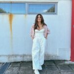 Mary Synatsaki Instagram - Σιγά μην δεν ανέβαζα μετά απο τόσο φτιασίδωμα! 🙂‍↕️ [make up by @gogo_nikiforaki | hair by @stefanos.vasilakis | outfit by @projectsoma & #mairibooforenvie sneakers]
