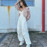 Mary Synatsaki Instagram - Σιγά μην δεν ανέβαζα μετά απο τόσο φτιασίδωμα! 🙂‍↕️ [make up by @gogo_nikiforaki | hair by @stefanos.vasilakis | outfit by @projectsoma & #mairibooforenvie sneakers]