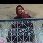 Maryam Amirjalali Instagram – چه رفتنهاکه‌می‌‌ ارزدبه بودن های پوشالی
چه اغوشی، چه امیدی به این احساس توخالی؟
کبوترباکبوترمانده اماازسراجبار
درایندنیای تودرتو، تودیگرازچه مینالی؟
یکی‌رادوست‌میداری که اودنبال غیرازتوست
کجادیدی جهانی رابه این‌شوریده احوالی؟
کلاغ اخرقصه‌هنوزم‌مانده درراهست
برای اخری زیبادگرپیداچه تمثالی ؟
بمان تنهاکه تنهائی به این تن ها شرف دارد
چه رفتن ها که می‌ ارزدبه بودن های پوشالی !!

روزعشق امروزی‌ مثلا مبارک 😔