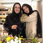 Maryam Amirjalali Instagram - بعضی‌اوقات ادم‌دلش‌‌برای ادمهای بامعرفت‌تنگ میشه‌ درکنارشهرزادکمال‌زاده عزیر💙