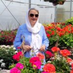 Maryam Amirjalali Instagram - عمری که اجل درعقبش میتازد هرکس که غم وغصه خورد میبازد پس غصه واندوه‌مخورای عاقل دنیا بدمی‌کارتورومیسازد💙 ۲۶ اردیبهشت‌ماه ۱۴۰۱ ۲۶