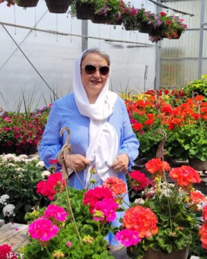 Maryam Amirjalali Instagram - عمری که اجل درعقبش میتازد
هرکس که غم وغصه خورد
میبازد
پس غصه واندوه‌مخورای
عاقل
دنیا بدمی‌کارتورومیسازد💙

۲۶ اردیبهشت‌ماه ۱۴۰۱

۲۶