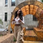 Maryam Basir Instagram – Saturday smiles and good vibes only! 😄✨ Wishing you a fabulous and fun-filled weekend! 💃🏾♥️

#SaturdaySmiles #WeekendVibes #GoodVibesOnly #FunFilledSaturday #MaryamBasir