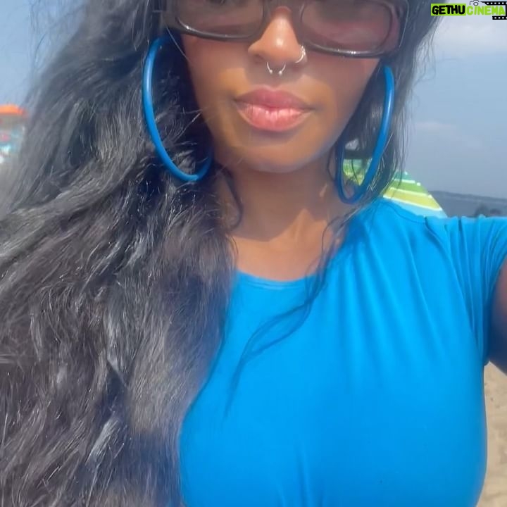 Maryam Basir Instagram - Sundays we reset > πβ±οΈποΈ #beachday #sundayvibes #sunkissed #beachlife #oceanwaves #sandandsun #relaxationmode #beachtime #chillout #orchardbeach #weekendgetaway #oceanside #sundayfunday #beachbumming #beachlover #seascape #sandytoes #oceanviews #sundayouting #seasidereflections #beachadventures #seasunfun #vitaminsea #sundaychill #oceantherapy #beachescape #maryambasir #sundayserenity #beachvibes