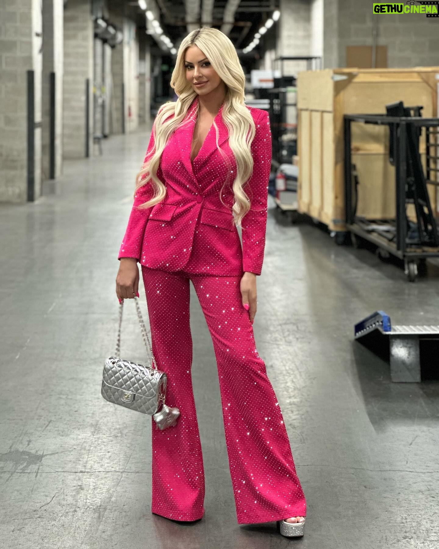 Maryse Mizanin Instagram - #wrestlemania 💕
