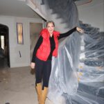 Maryse Mizanin Instagram – Trying to not break a nail!!!! 💅🏻

#ManorMarmiz #renovation #realestate