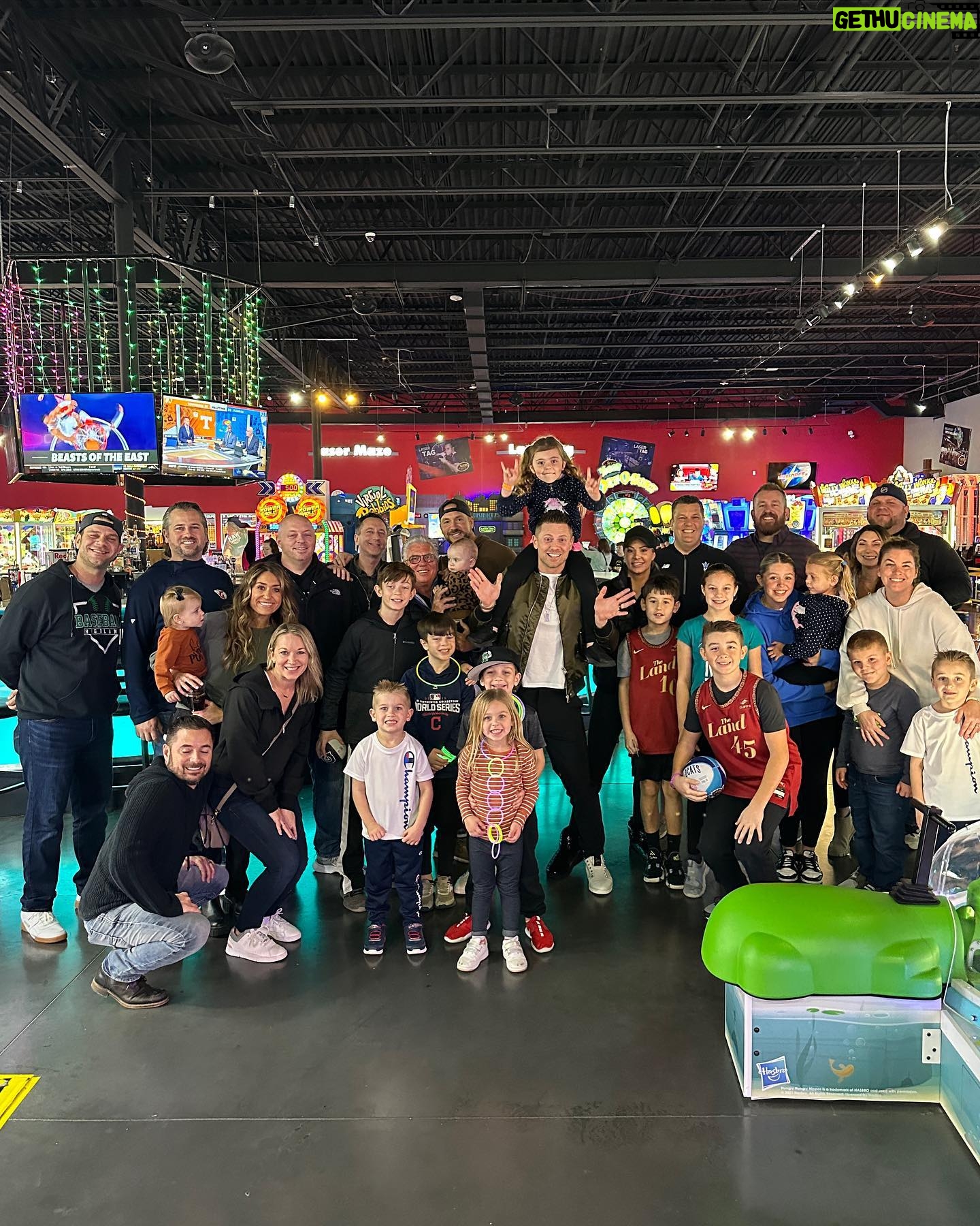 Maryse Mizanin Instagram - Mizfest has turned into Kidfest and we wouldn’t have it any other way. On a rainy cold day in Cleveland nothing beats @scene75. Thx for having us.