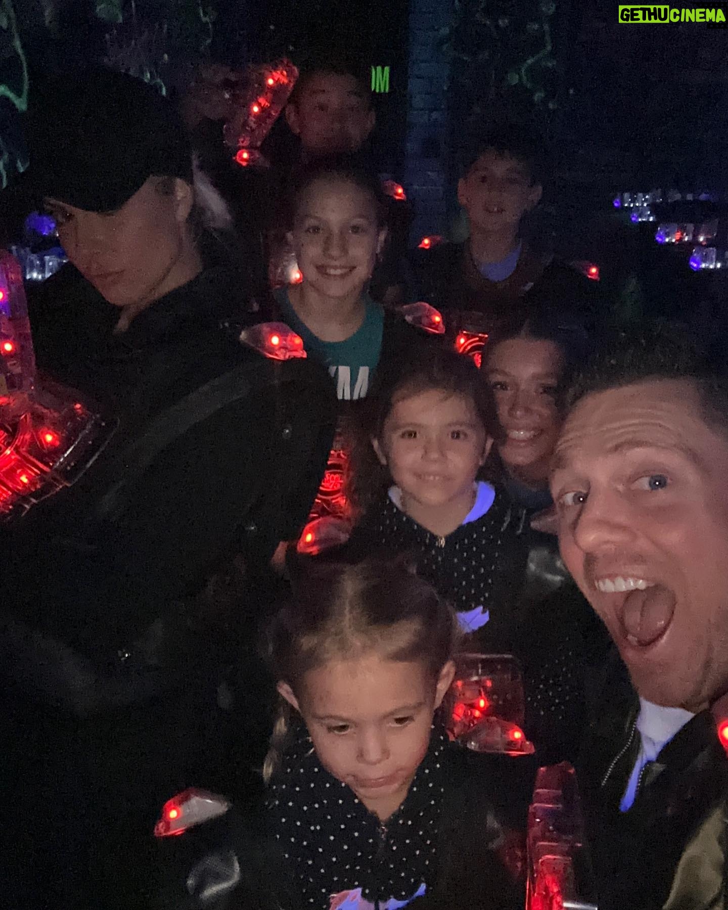 Maryse Mizanin Instagram - Mizfest has turned into Kidfest and we wouldn’t have it any other way. On a rainy cold day in Cleveland nothing beats @scene75. Thx for having us.