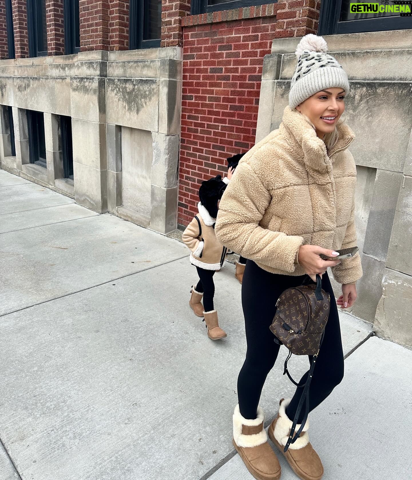 Maryse Mizanin Instagram - On the road!!! 🍁🍁🍁