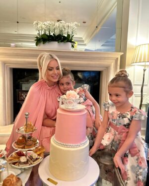 Maryse Mizanin Instagram - The BEST Birthday 🥳 🩷🎂🎉❤️🎊 🩷😍❤️