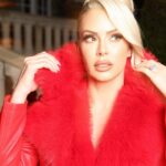 Maryse Mizanin Instagram – Mrs. Claus!!! ❤️❤️❤️

Who loves Christmas like i do?! 🎄

Faux Fur @shopakira 
Hair @leovalentinohair 
Photos @victoriasirakovaphotographer