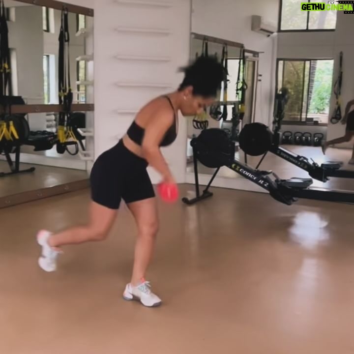 Masaba Gupta Instagram - Life dump - slide to the last slide to see how I transform into an angry bird on every zoom call 🥳🫶🏽
