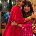 Masaba Gupta Instagram – A special Diwali. Papa ♥️ and lots of pyaar from people who bring light into my life everyday.Have a great year,everyone. 🪔 #happydiwali