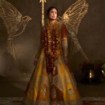 Masaba Gupta Instagram - Kareena in the ‘Ochre Neel-Kamal Lehenga’ embellished with some of my favourite motifs - ‘Son-chidiya, Neel-Kamal, Haathphool & Jaali.’ The lehenga is in three beautiful shades of yellow to represent the joy, hope and celebration associated with wedding festivities. This look was designed keeping a bride’s sangeet in mind, just fuss-free and beautiful. The collection is available at select @houseofmasaba stores and online.
