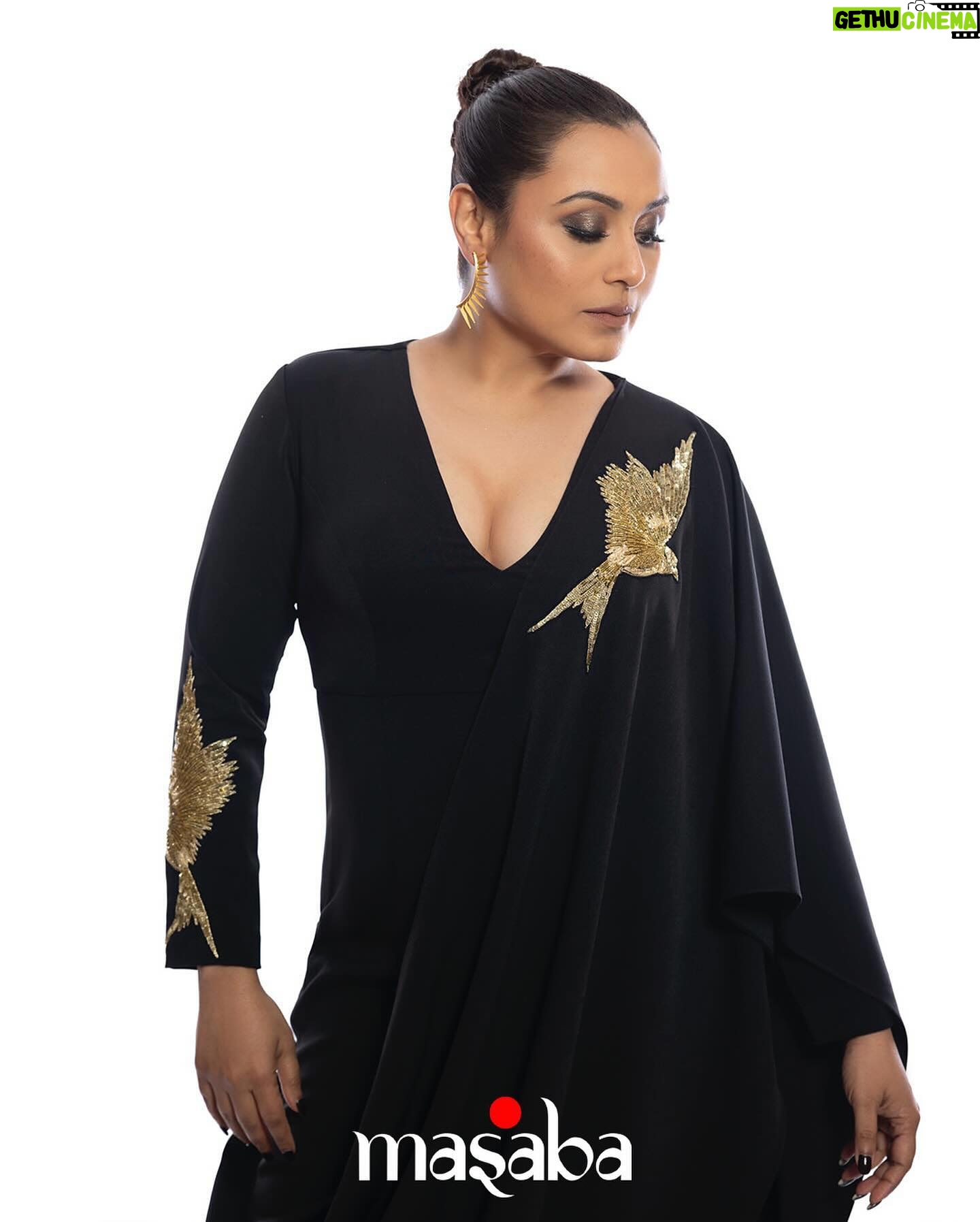 Masaba Gupta Instagram - #ranimukerji in custom @houseofmasaba ⢠I love dressing Rani because of how sure she is about what she likes to wear. A woman completely attuned to her body. Comfort being priority and one simple phone call later a quick discussion on hair,makeup and accessories,the look comes to life both in my head and in reality. Congratulations on your big win last night š¤š¦āā¬