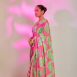Masaba Gupta Instagram – Ya’all wanted a hot print in sequins? I am giving you a hot print in sequins.Feeling Festive in the ‘Nurvi Sitara’ Saree by @houseofmasaba and super-stay kajal and lips by @lovechildbymasaba ✨| 📸 @mohitvaru | Shop Link in bio
